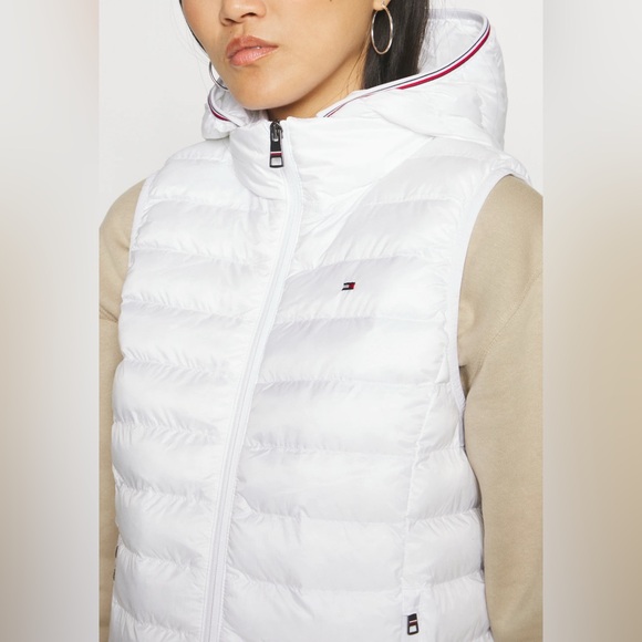 Tommy Hilfiger White Hooded Puffer Vest - Like New - S - Picture 3 of 7